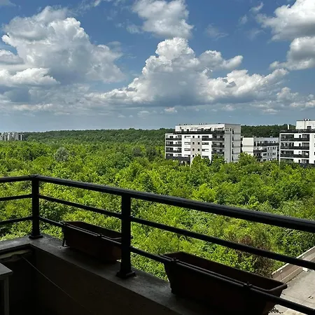 Peaceful With A Forest View Apartment