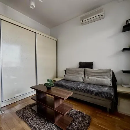 Peaceful With A Forest View Apartment Bucharest
