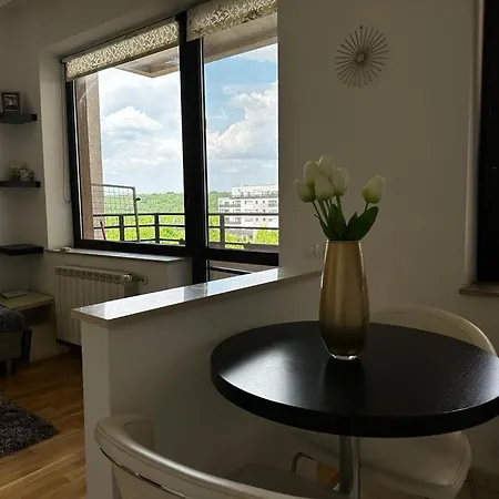 Peaceful With A Forest View Apartment